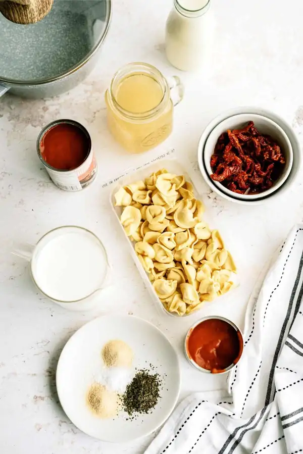 Receta de sopa de tortellini con tomate
