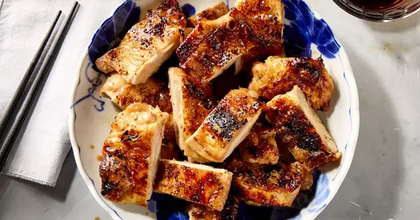 Crisp-Skinned Chicken Thighs with 1-1-1 Sauce