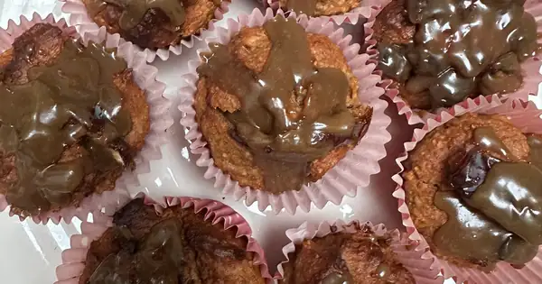 Sticky toffee chickpeas muffins