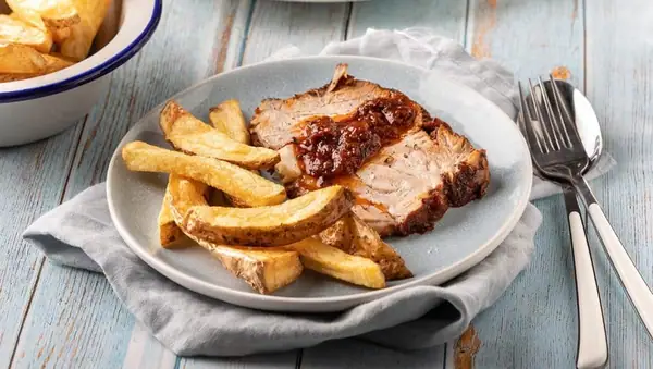 Cerdo estofado con salsa de tomate (Rosto Naxos, Grecia)