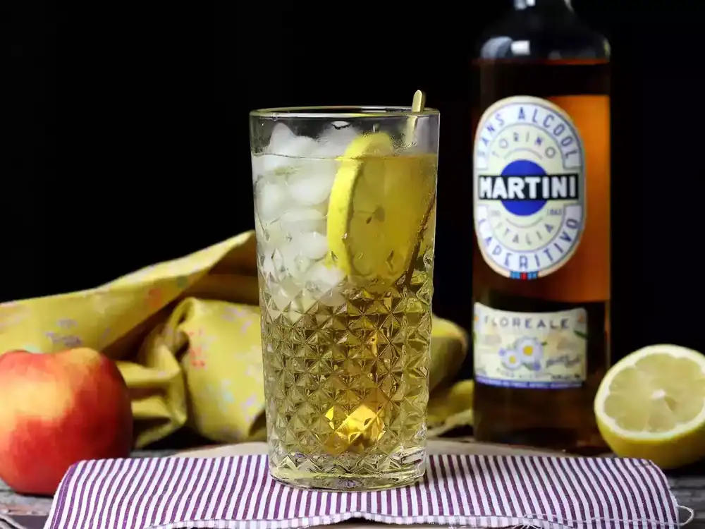 Alcohol-free spritz martini recipe, sweet and floral