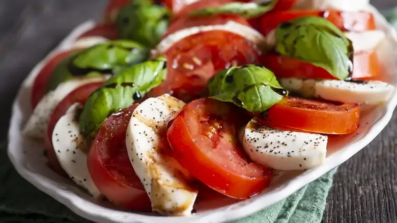 The Trendy Take On Caprese Salad That Starts With Cottage Cheese