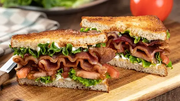 Dale una nueva vida a tu BLT convirtiéndolo en ensalada de pasta