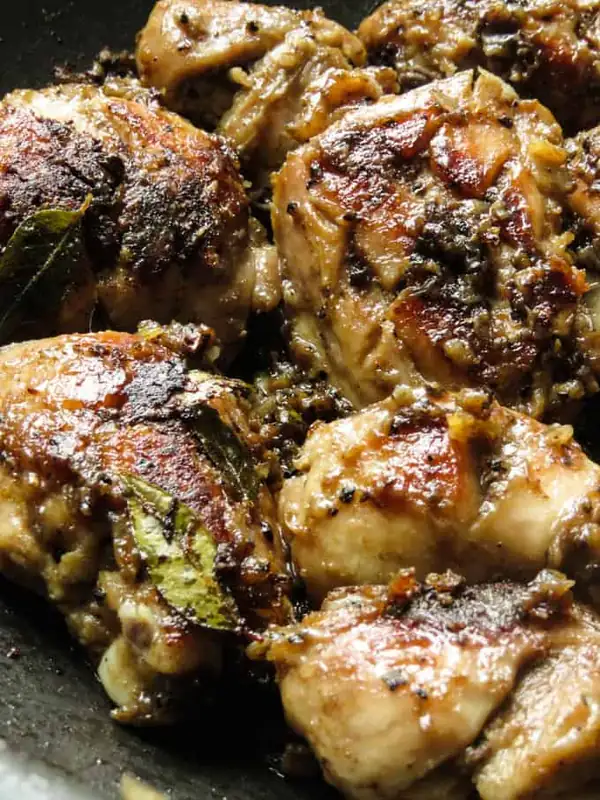 vinegar chicken pan fried with crushed black pepper