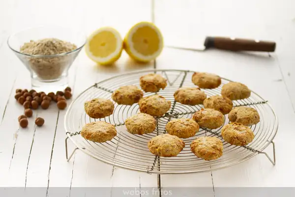 Oatmeal and lemon cookies