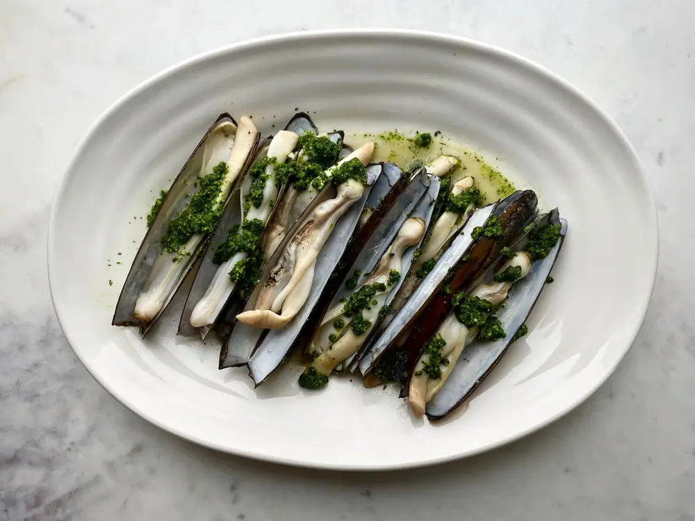 Receta de navajas en salsa de perejil (Couteaux en persillade)