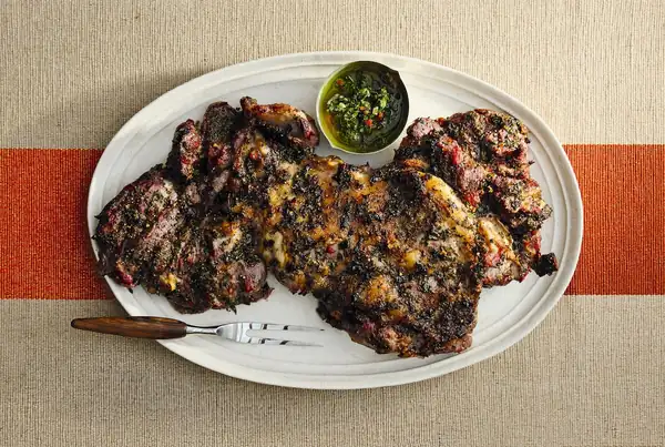 La barbacoa como lugar de meditación y calma: tres recetas para algo más que la típica barbacoa de carne