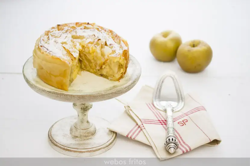 Phyllo pastry and apple tart