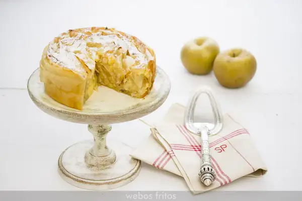 Phyllo pastry and apple tart