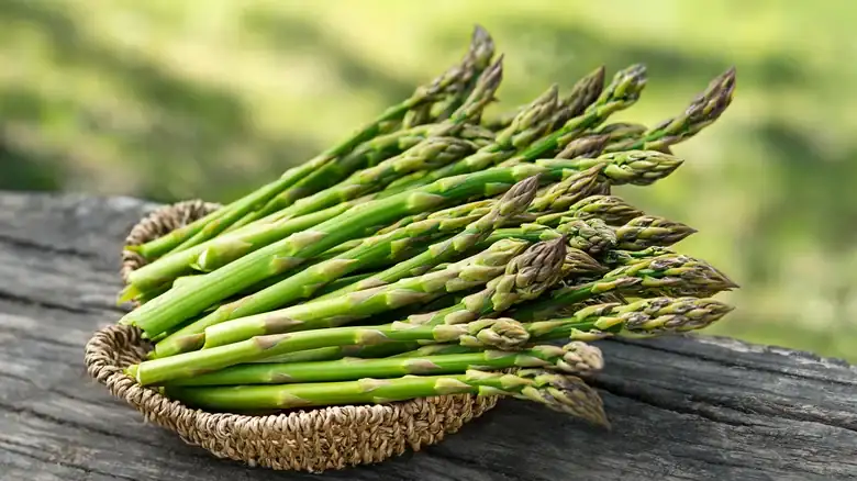 Dry-Charring Is The Best Method For Cooking Asparagus. Here's Why