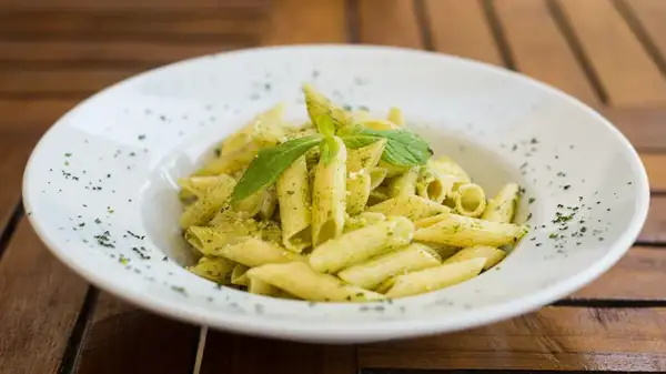 Basil Is Out, There's Another Fresh Herb You Need To Try On Pasta