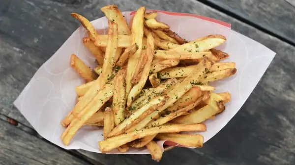 The Salt Trick That Makes Homemade Fries Taste Just Like Fast Food Spuds