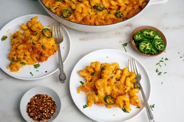Macarrones con queso Masala, intensos y especiados, para una comida reconfortante inigualable