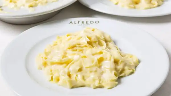 Fettuccine Alfredo: How to Make It at Home with the Alfredo alla Scrofa Recipe
