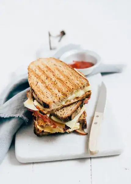 Toastie with brie and bacon