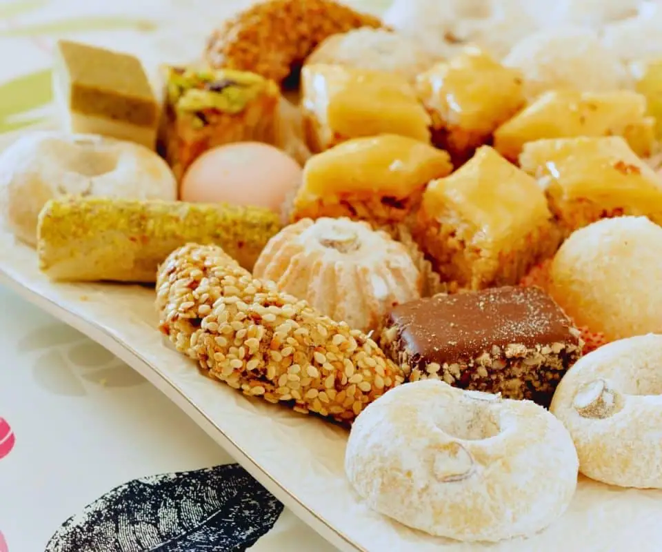10 Popular Tunisian Desserts and Sweets