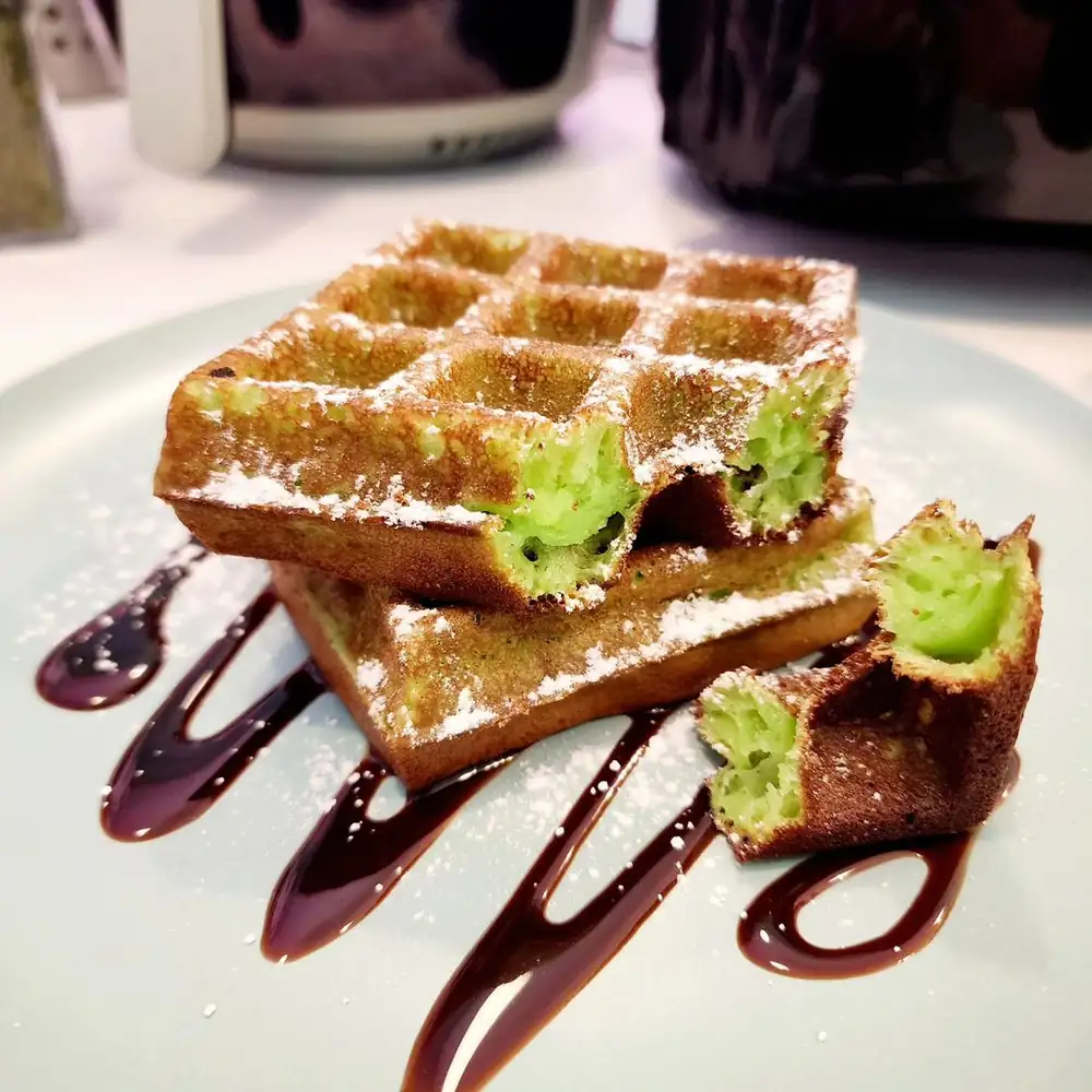 This Hougang Cafe Serves Muah Chee Gelato And Pandan Coconut Waffles Till 1AM