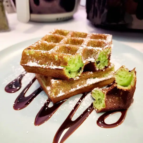This Hougang Cafe Serves Muah Chee Gelato And Pandan Coconut Waffles Till 1AM