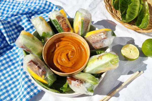 Summer rolls & peanut butter dip