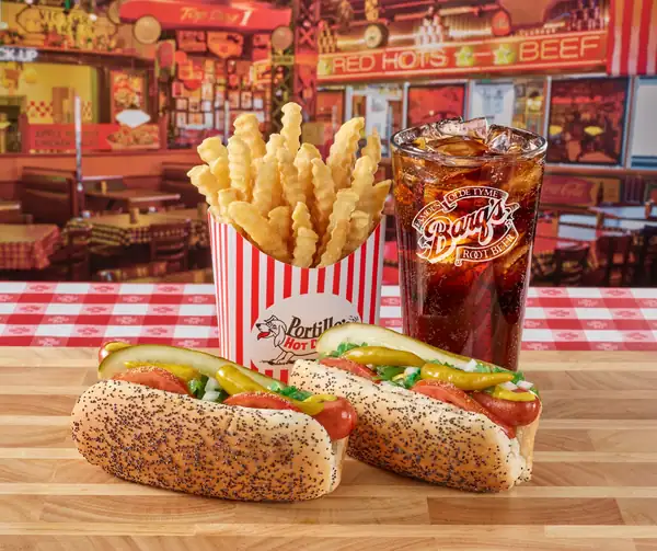 Is It Worth Standing in Line for an Hour to Eat a Chicago Dog at Portillo’s?