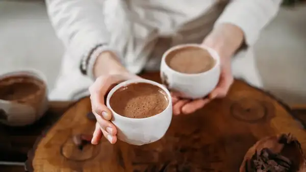 El ingrediente inesperado que hará que el chocolate caliente sea aún más rico