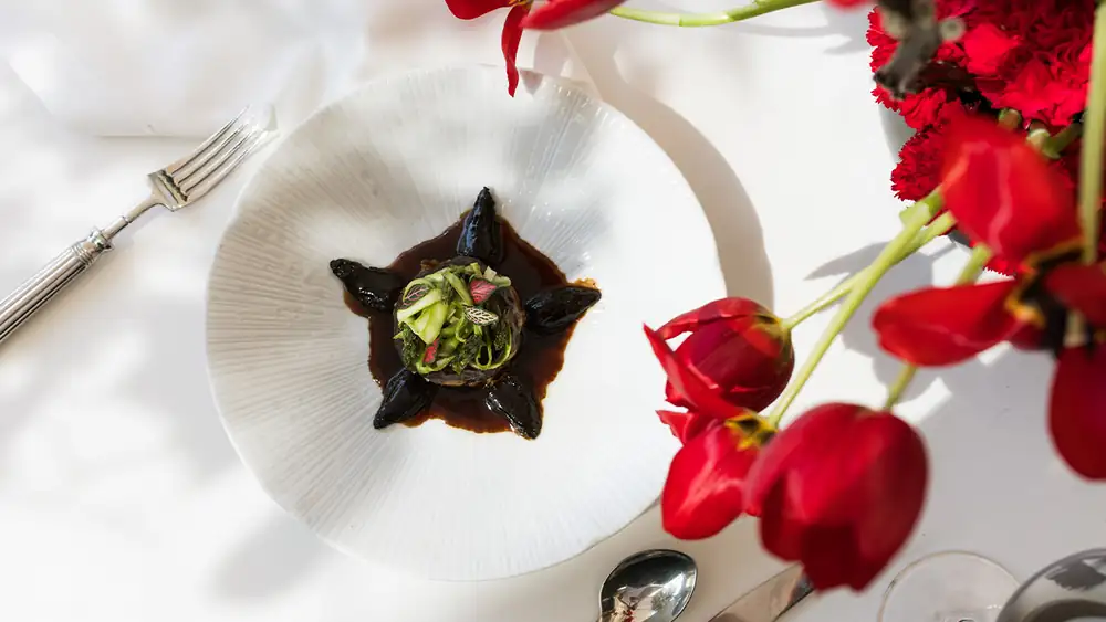 Mario Sandoval reinterprets the classic oxtail in an exclusive menu for Haroma