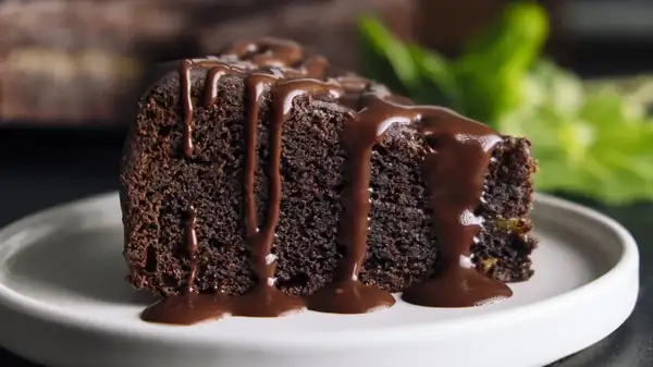 The Classic Chocolate Dessert You Should Probably Avoid Ordering When Dining Out
