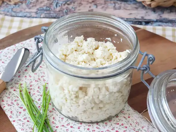 Homemade cottage cheese with just two ingredients