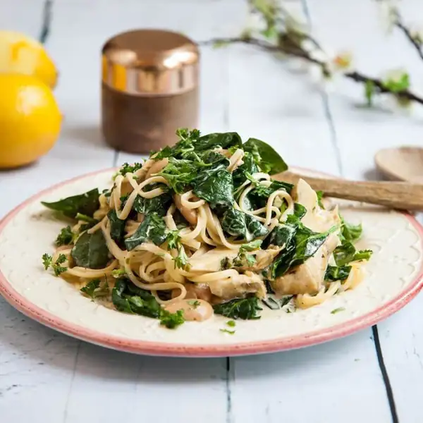 Pasta with artichokes, lemon and mascarpone