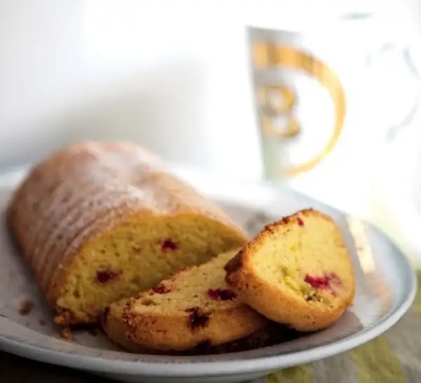 Currant and Pistachio Cloud Cake