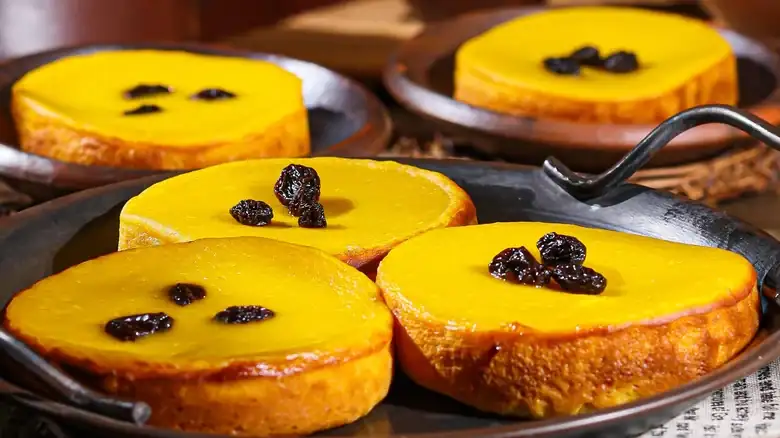 How Indonesian Pumpkin Cake Gets Its Decadent, Custard-Like Texture