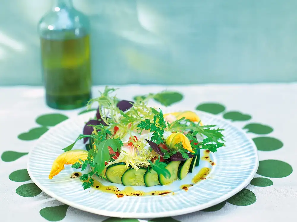 Raw sea bream salad with zucchini blossoms