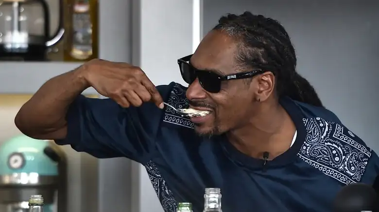 Los ingredientes poco convencionales que Snoop Dogg añade al puré de patatas