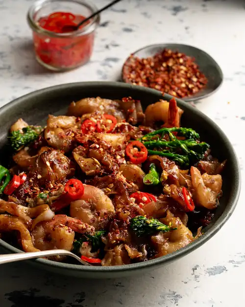 Garlic Prawn Pad See Ew