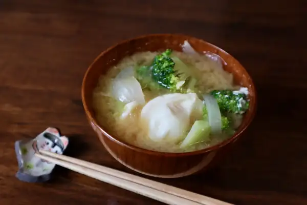 Miso Soup with Broccoli, Onion, and Egg