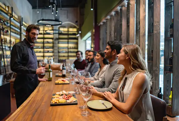 How much does it cost to open a wine bar?