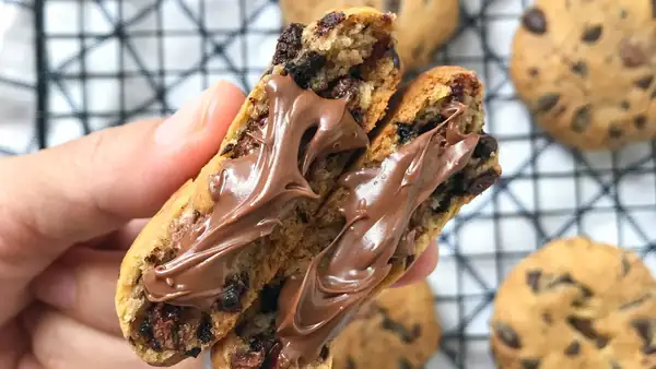 Swapping Chocolate Bars For Chocolate Chips Isn't The Best Idea