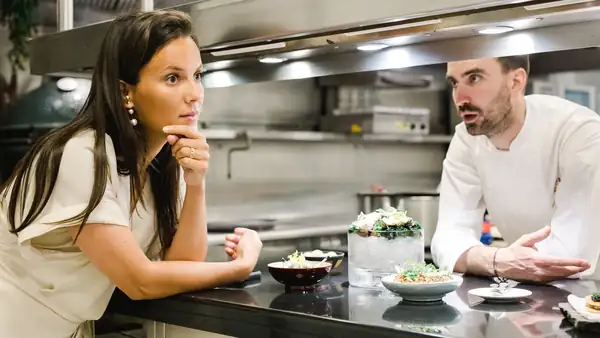 Marina de Massiac (37) sobre su cocina francesa: “Prefiero ahorrar en otra cosa que comer mal”