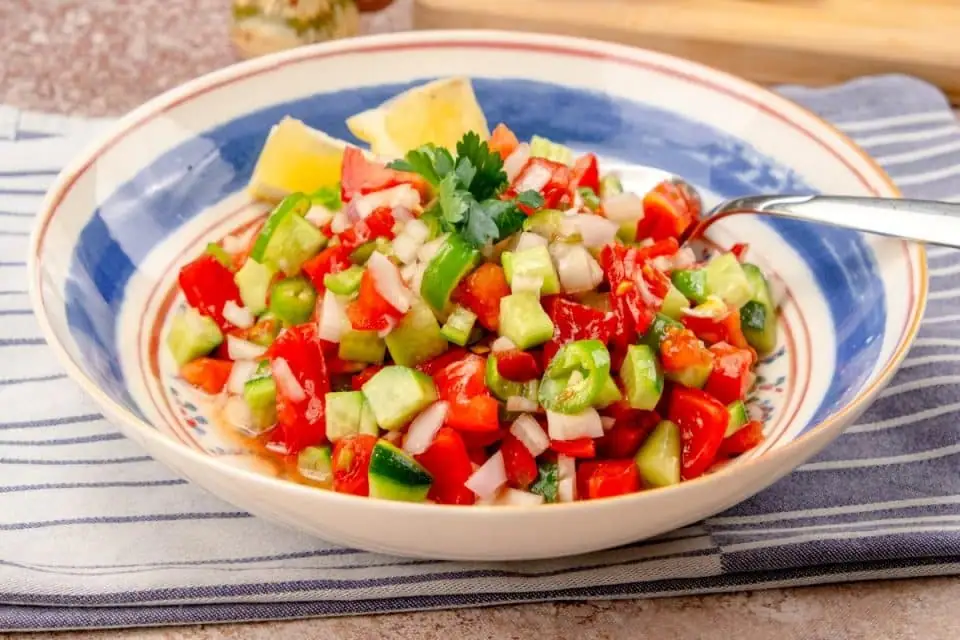 Çoban Salata (ensalada del pastor turco)