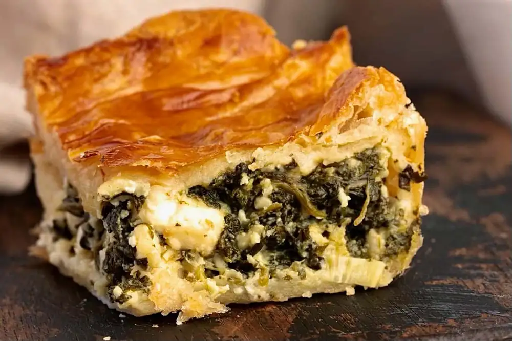 Spanakopita griega fácil con hojaldre