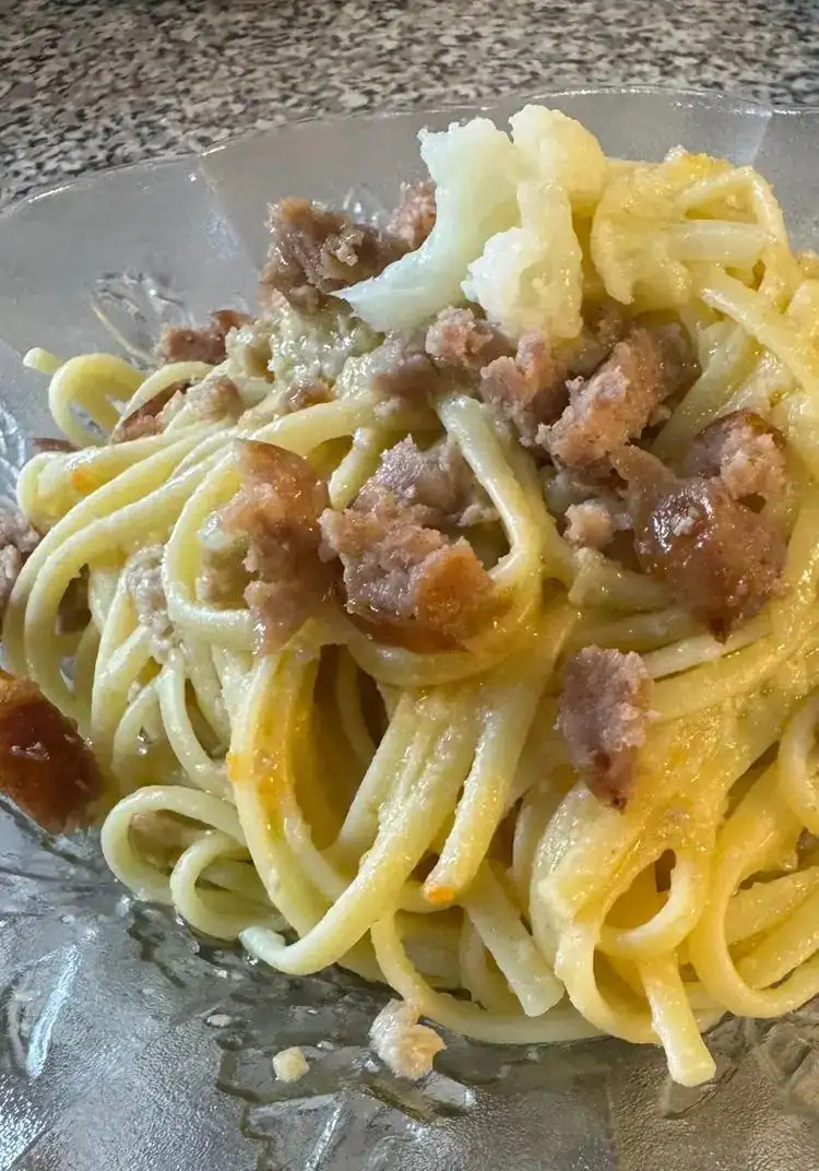 LINGUINE WITH SAUSAGE AND CAULIFLOWER CREAM 🫕