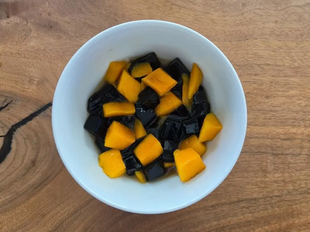 Recipe: Try this mango grass jelly dessert