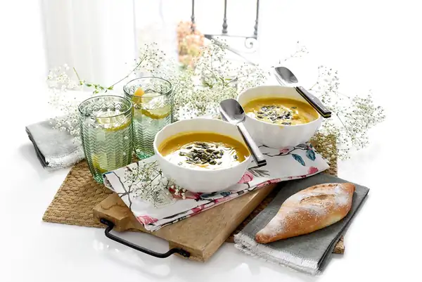 Sopa cremosa de calabaza al curry