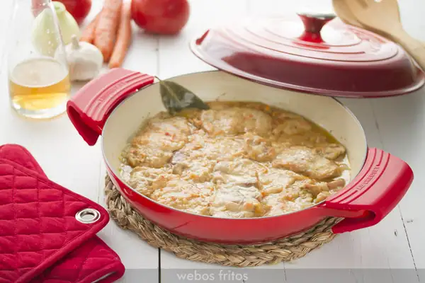 Chicken thighs in sauce