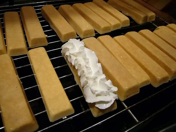 Creamy cream boxes