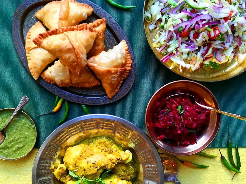 Receta de samosas vegetarianas con patatas y guisantes
