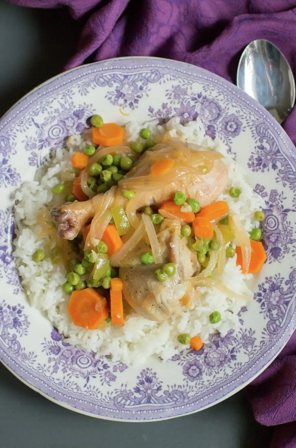 Pollo con guisantes - La cocina chilena de Pilar Hernández