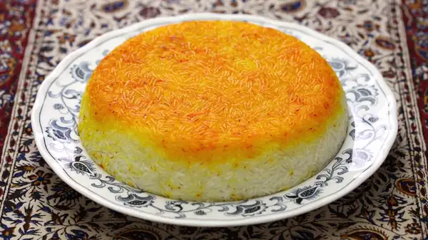 El consejo que todos deben saber antes de cocinar arroz crujiente Tahdig