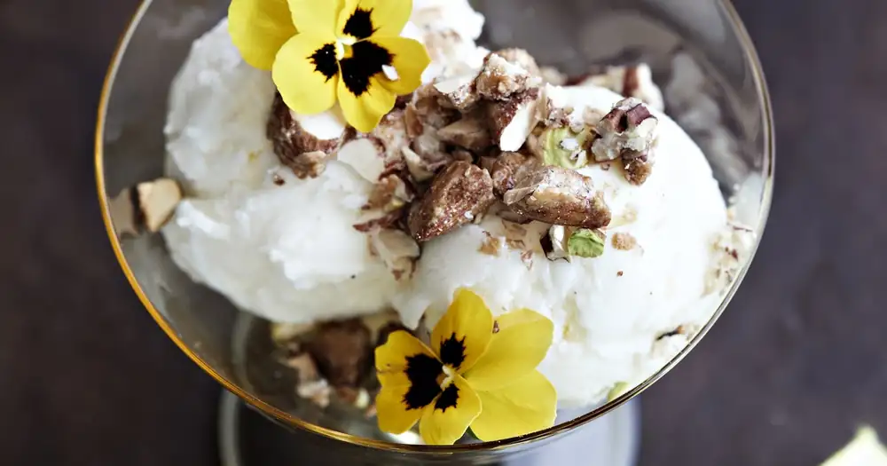 Yogurt-lemon ice cream