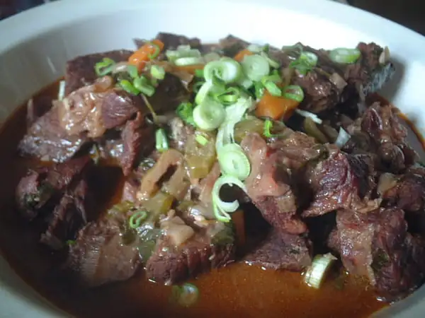 Beef bourguignon and potatoes: the easy recipe